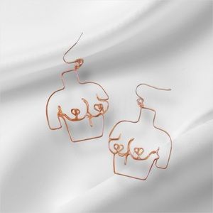 {NEW} RmR Fashion Jewelry Booby Trap Earrings